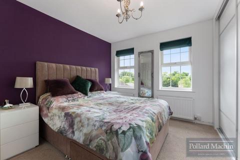 4 bedroom detached house for sale, Whimbrel Close, Sanderstead, Surrey