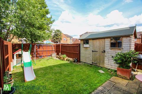 4 bedroom end of terrace house for sale, Michigan Close, Turnford