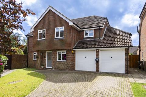 4 bedroom detached house for sale, Ashdown Chase, Nutley