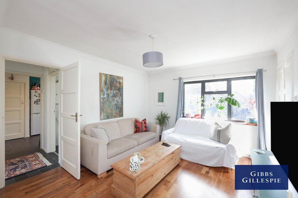 Hill Lane, Ruislip, HA4 7JW 2 bed flat to rent £1,550 pcm (£358 pw)