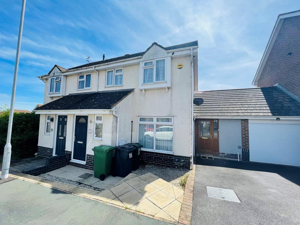 Tweedsmuir Close 3 bed semidetached house £1,400 pcm (£323 pw)