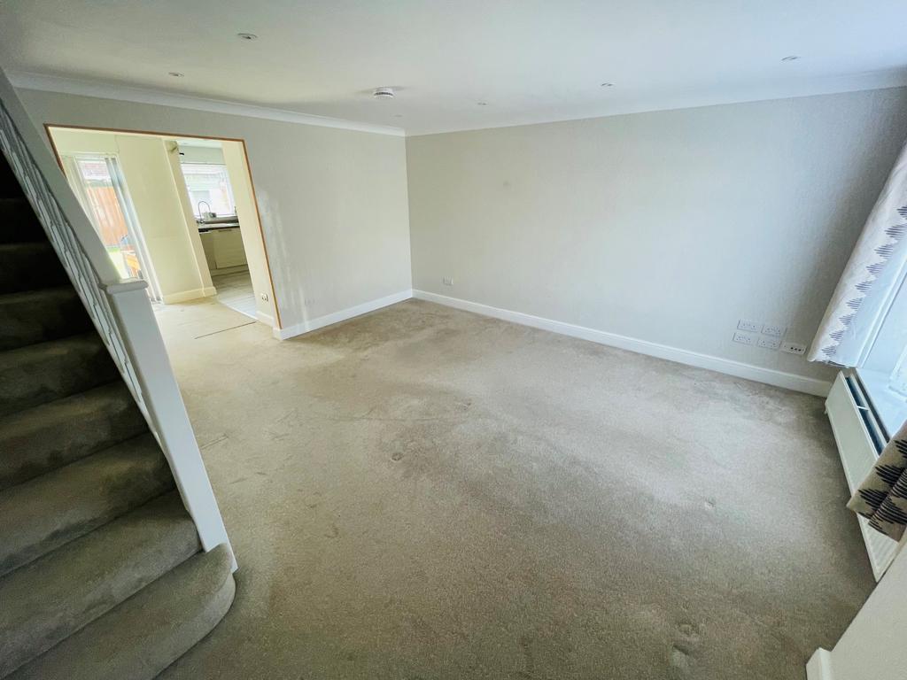 Tweedsmuir Close 3 bed semidetached house £1,400 pcm (£323 pw)