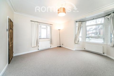 3 bedroom terraced house to rent, Addison Road, Reading