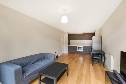 2 bedroom apartment to rent, Crampton Street, Elephant and Castle London SE17