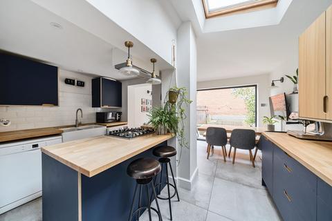 22 Helena Road, Windsor, SL4 1JN