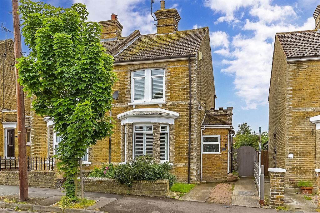 Preston Avenue, Faversham, Kent 2 bed semidetached house for sale £