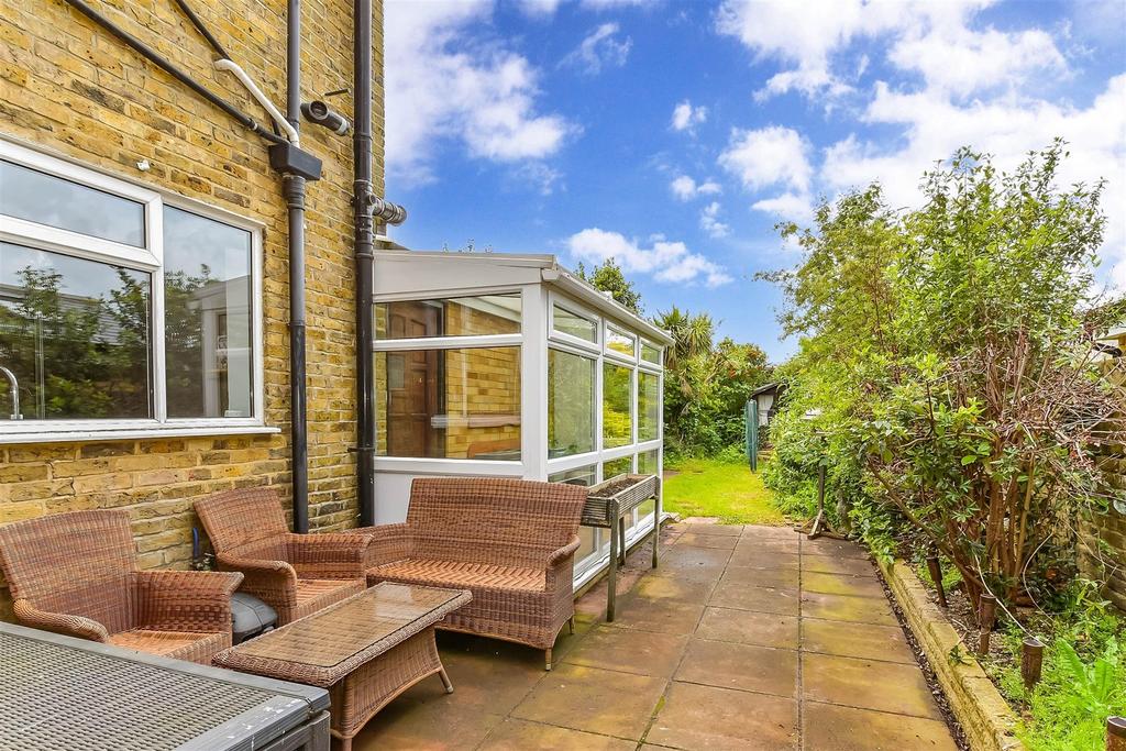 Patio / Decking