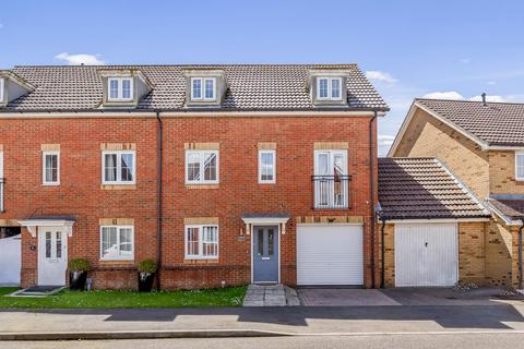 25 Campbell Road, Hawkinge, Folkestone, CT18 7TL