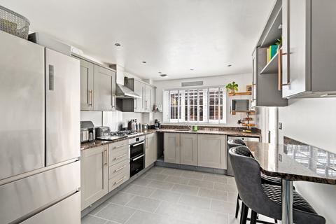 25 Campbell Road, Hawkinge, Folkestone, CT18 7TL