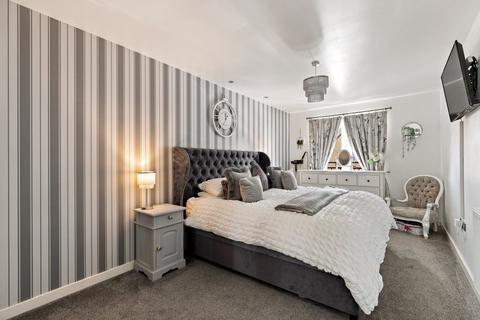 25 Campbell Road, Hawkinge, Folkestone, CT18 7TL