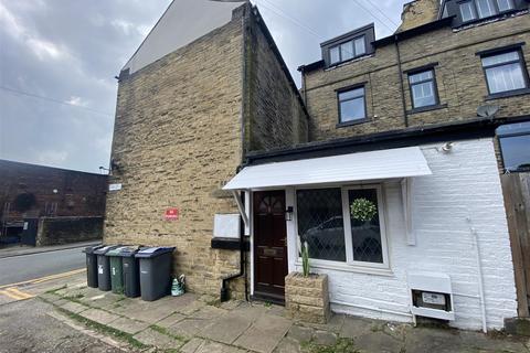 2 bedroom terraced house to rent, Fox Street, Bingley