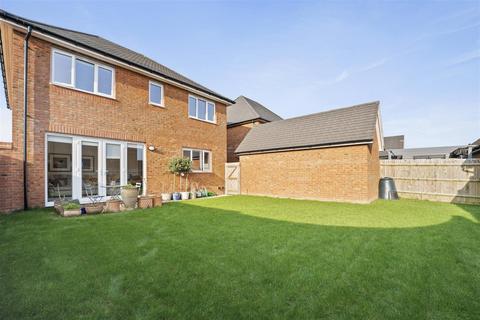 3 bedroom detached house to rent, The Marshes, Hersden, Canterbury