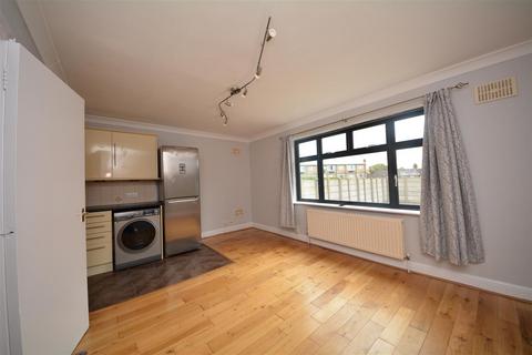 1 bedroom flat to rent, Mays Lane, Barnet