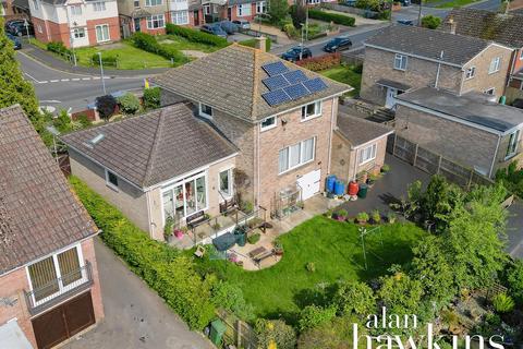 4 bedroom detached house for sale, New Road, Royal Wootton Bassett SN4 7