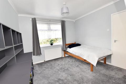 3 bedroom bungalow for sale, Banksfield Crescent, Yeadon, Leeds, West Yorkshire