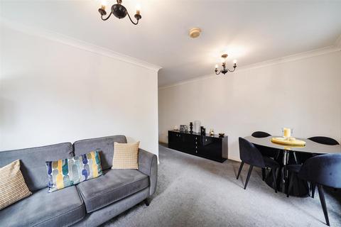 2 bedroom apartment for sale, Howard House, Britannia Village E16