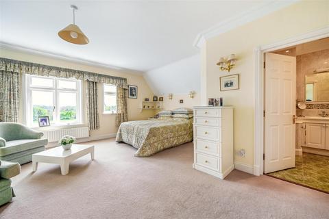 Flat 5, The Pavilion Eyhurst Park, Kingswood, Tadworth, KT20 6JP