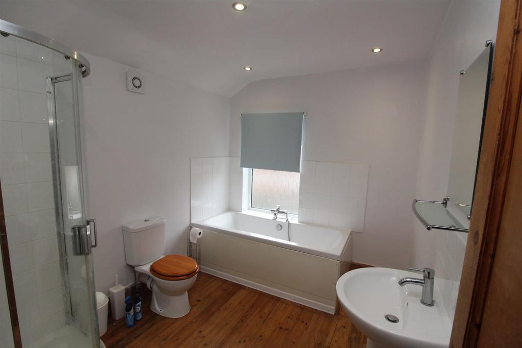 Bathroom.JPG
