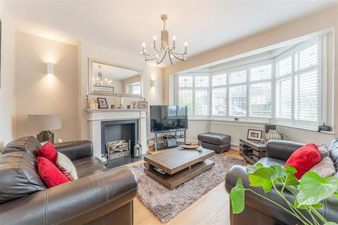 4 bedroom house for sale, The Birches, London