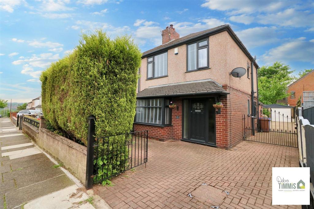 Bluestone Avenue, StokeOnTrent 3 bed semidetached house for sale £