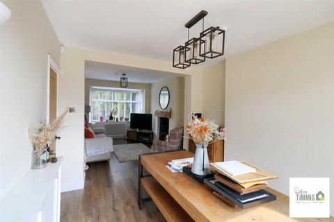 8 Bluestone Avenue, Stoke-on-trent, ST6 7EF
