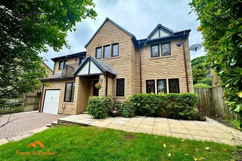 4 bedroom detached house to rent, Ball Grove Drive, Colne BB8
