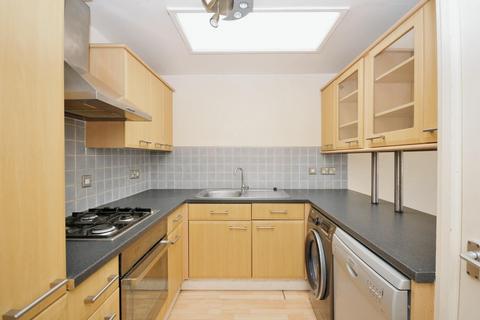2 bedroom flat to rent, London Lane, Bromley