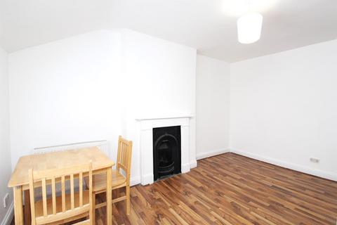 Studio to rent, Lausanne Road, Hornsey N8