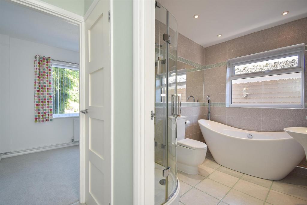 Bedroom &amp; bathroom