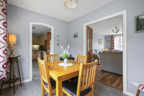 25 Bickram Crescent, Comrie, Dunfermline, KY12 9XL
