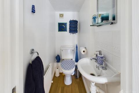 27 Corner Meadow, Harlow, CM18 7JN