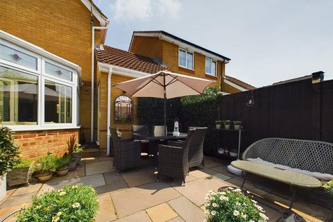 27 Corner Meadow, Harlow, CM18 7JN