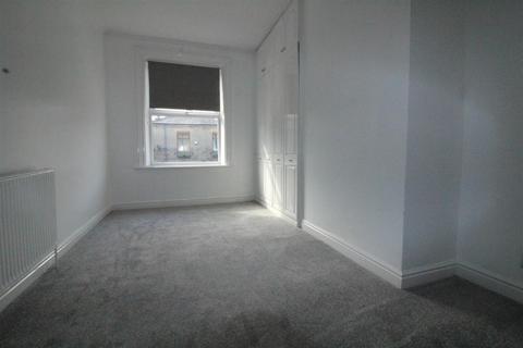 1 bedroom terraced house to rent, South Parade, Cleckheaton