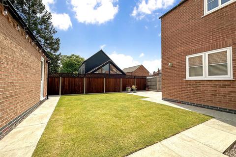 3 bedroom detached house for sale, High Street, Collingham, Newark