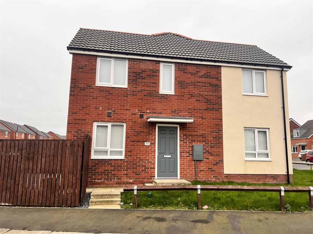Forest Road, Sunderland SR4 3 bed semidetached house £775 pcm (£179 pw)