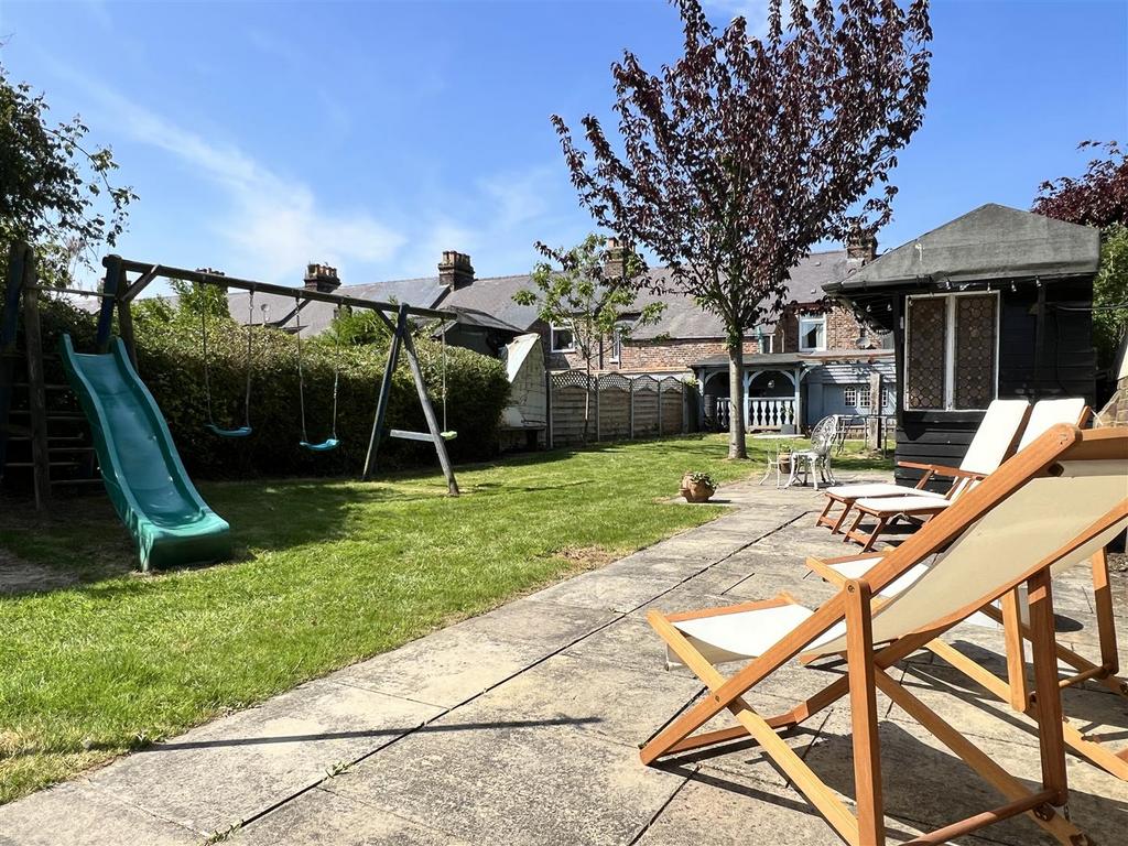 Stepney Road, Scarborough 5 bed semidetached house for sale £450,000