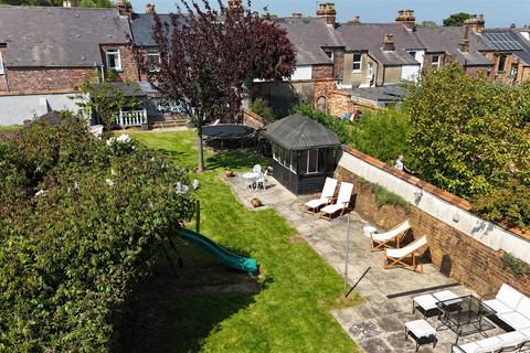 11 Stepney Road, Scarborough, YO12 5BN