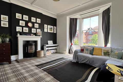 11 Stepney Road, Scarborough, YO12 5BN