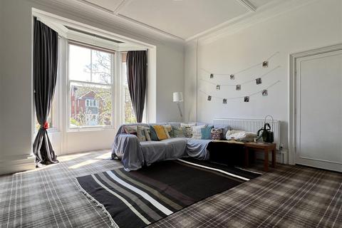 11 Stepney Road, Scarborough, YO12 5BN