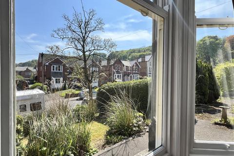 11 Stepney Road, Scarborough, YO12 5BN