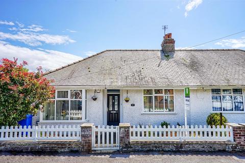 2 bedroom semi-detached bungalow for sale, Park Avenue, WITHERNSEA