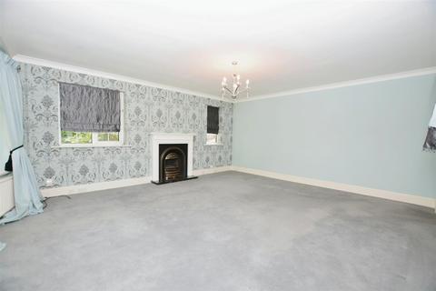 3 bedroom detached bungalow for sale, Lakeside Drive, Scunthorpe