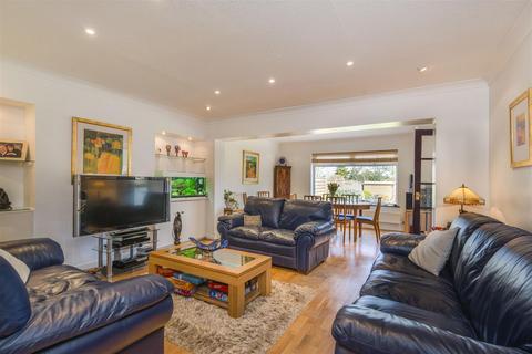 4 bedroom semi-detached house for sale, Little Bushey Lane, Bushey WD23