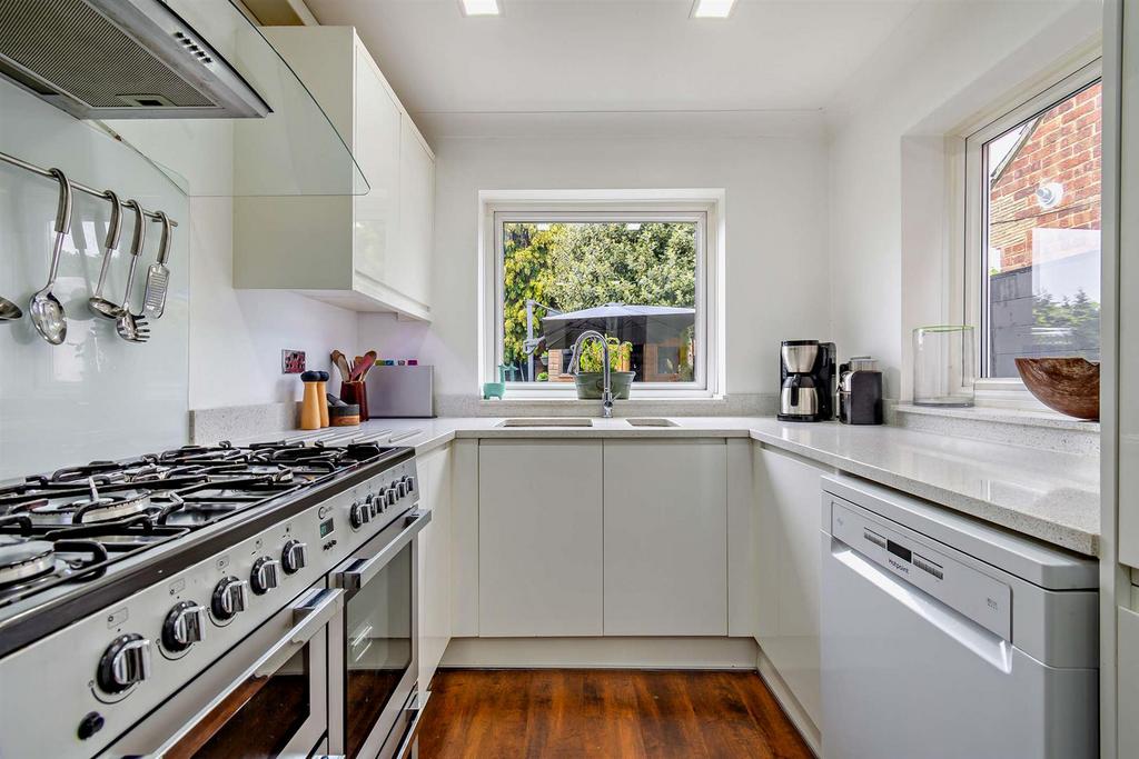 8599160-interior16-800.jpg