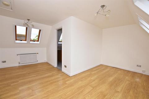 18 Abbotsleigh Road, South Woodham Ferrers, Chelmsford, CM3 5SS