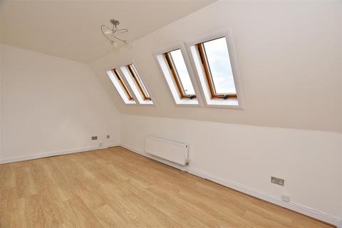 18 Abbotsleigh Road, South Woodham Ferrers, Chelmsford, CM3 5SS
