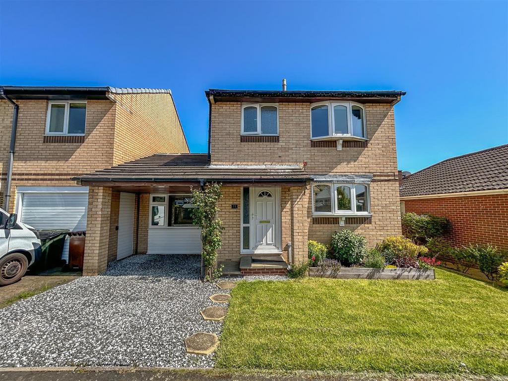 Russell Square, Seaton Burn... 3 bed detached house £220,000