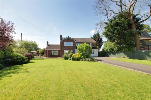 5 bedroom detached house for sale, Beesby Road, Markby LN13