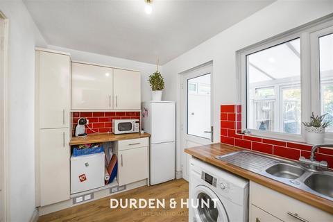 77 Copperfields Way, Romford, RM3 0XE