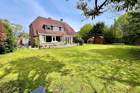 4 bedroom detached house for sale, Totland Bay, Isle of Wight